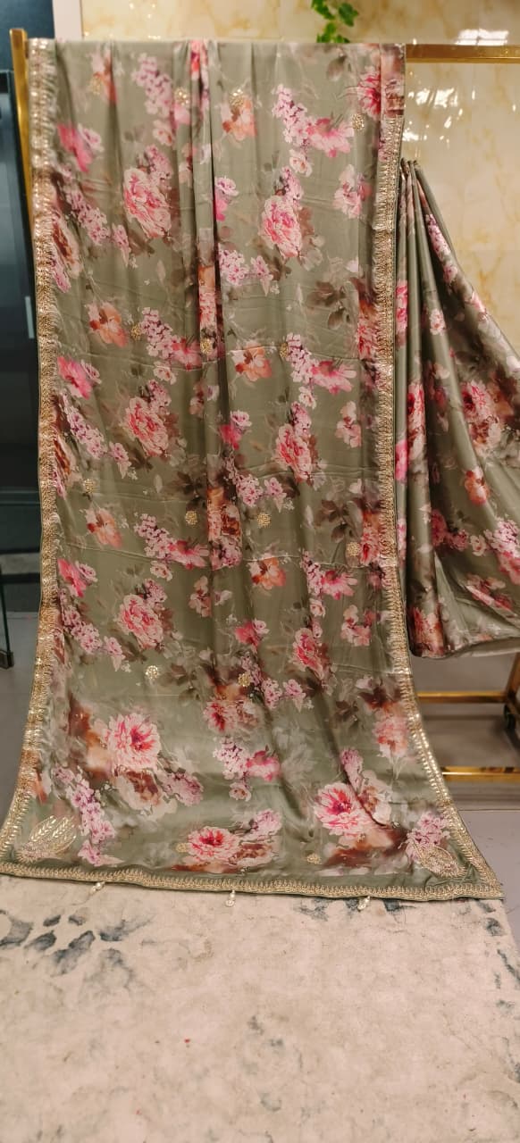 Very Uniquely Worked Digital Floral Prints Saree With Unstitched Blouse
