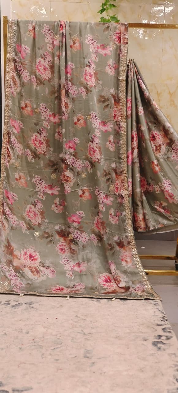 Very Uniquely Worked Digital Floral Prints Saree With Unstitched Blouse
