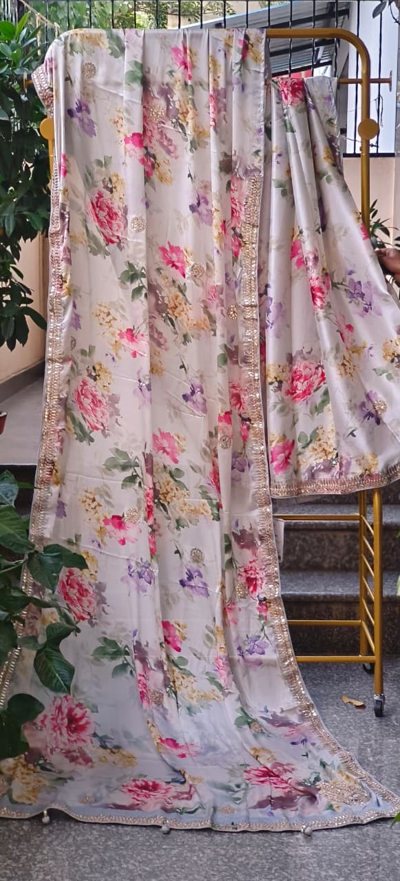 Very Uniquely Worked Digital Floral Prints Saree With Unstitched Blouse