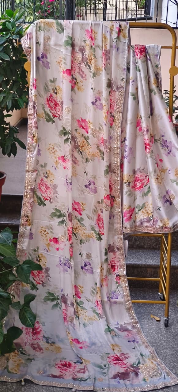 Very Uniquely Worked Digital Floral Prints Saree With Unstitched Blouse