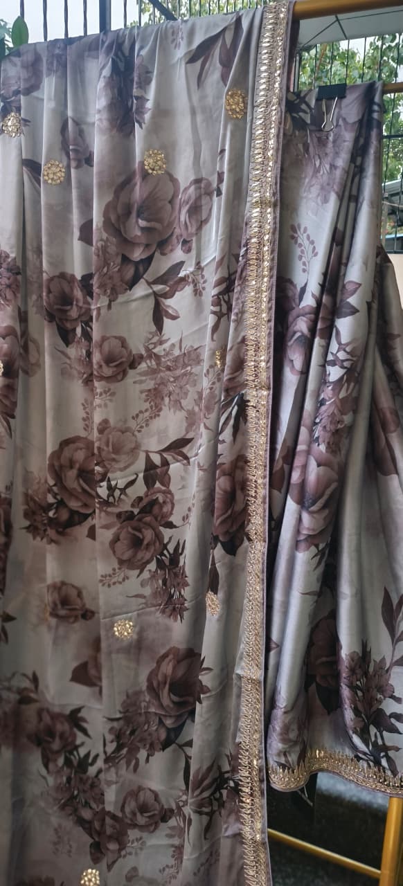 Very Uniquely Worked Digital Floral Prints Saree With Unstitched Blouse