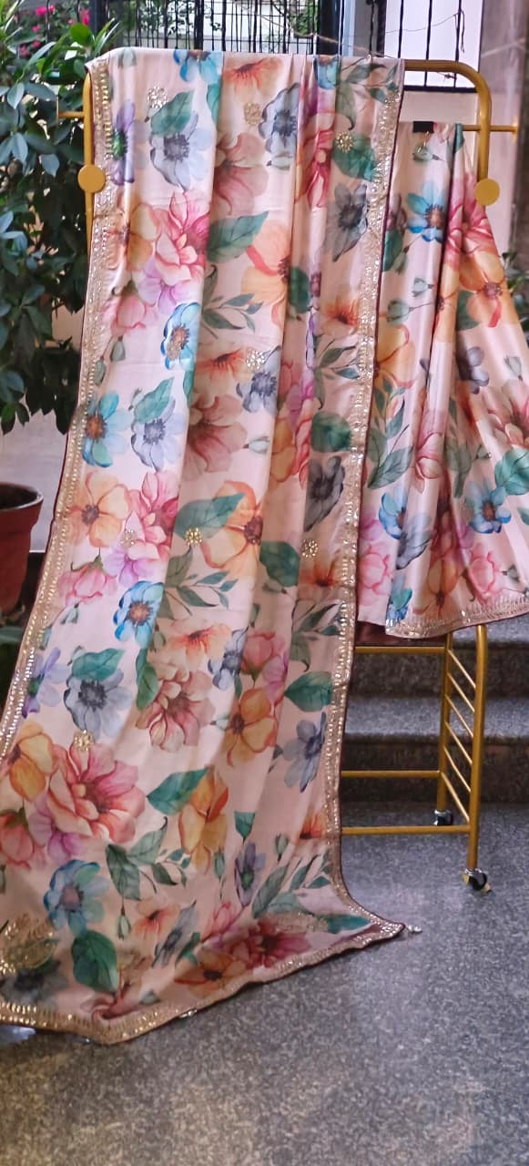 Very Uniquely Worked Digital Floral Prints Saree With Unstitched Blouse