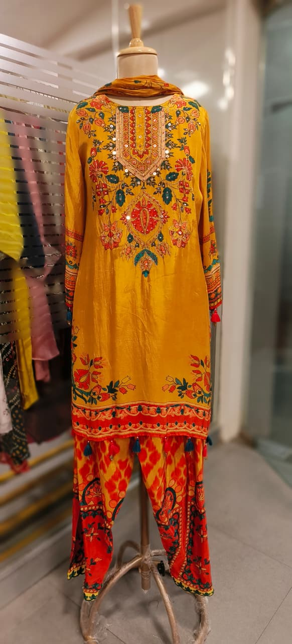 Placement Digital Floral Print With Foil Wok Full Suit Set With Dupatta In Crepe Fabric
