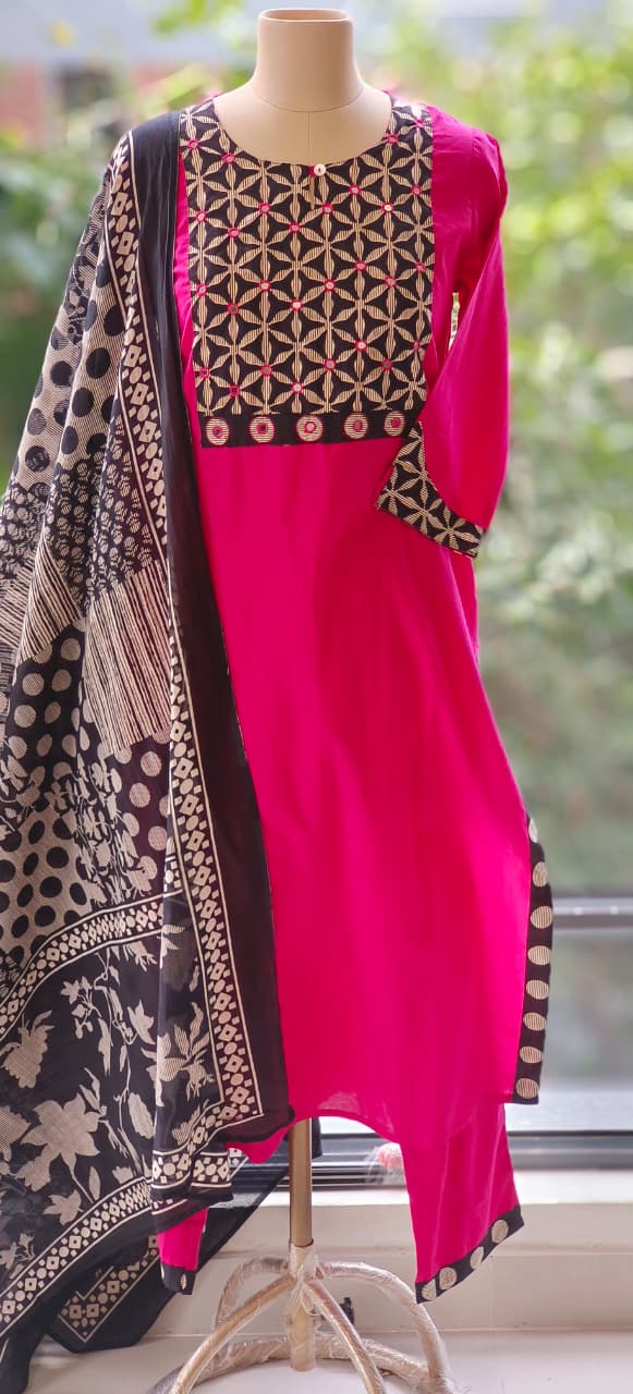 Foil Mirror Beautiful Yoke Pink With Black Contrast Cotton Full Suit Set-12198