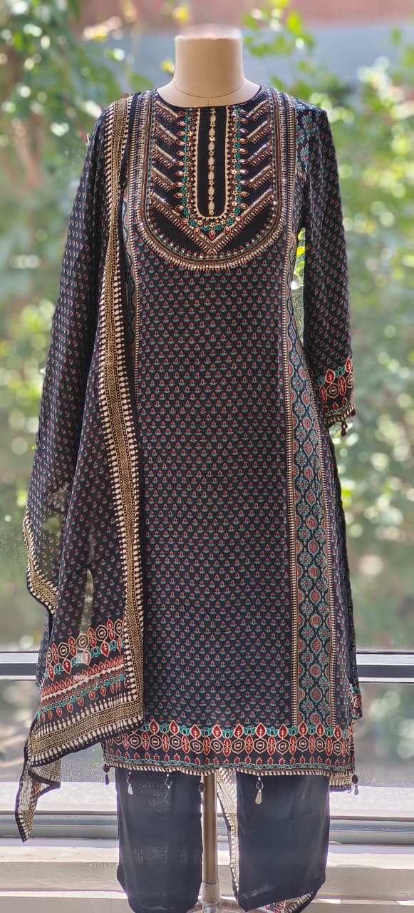 Beautiful Pure Crepe Small Prints Full suit set with chinon Dupatta