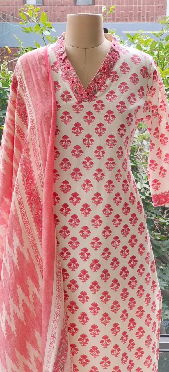 V Neck Handloom Cotton Kurta with 3/4th Sleeves, Matching Pants & Soft Cotton Ikkat Dupatta-12286