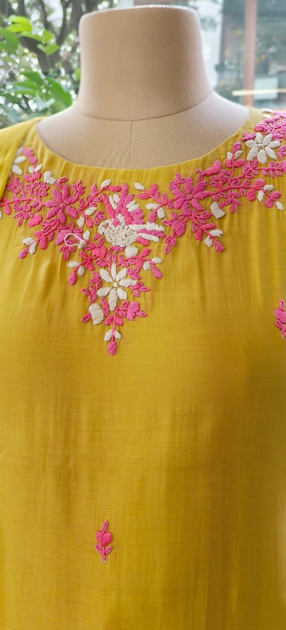 Surat Mul Chanderi Floral Embroidered Kurta Pant And Dupatta-12259,12260,12261