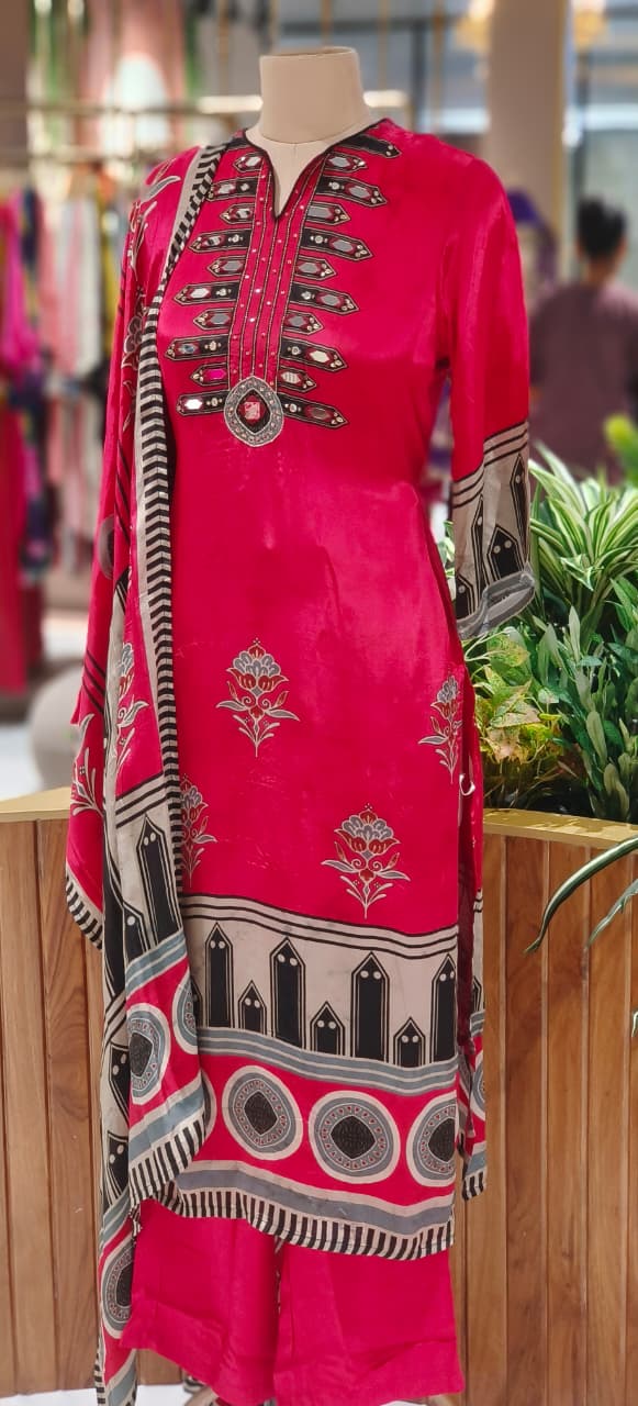 Real Mirror Abstract Printed Vibrant Full Suit Set With Dupatta In Crepe Fabric- 12514
