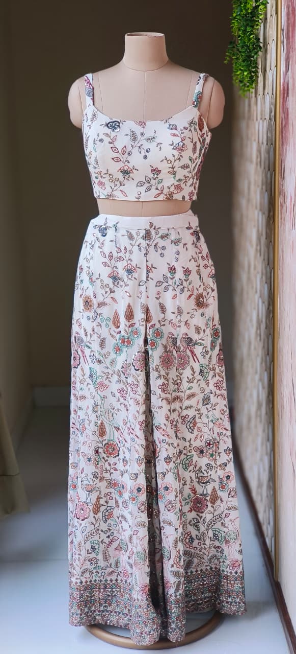 Elegant Emerald Green Designer Ensemble Featuring Heavy Embroidered Jacket and Matching Flared Palazzo