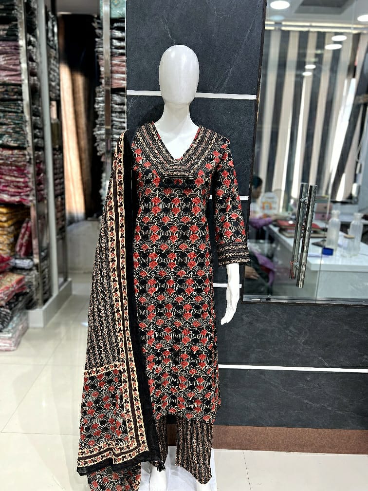 Designer Glass Cotton Three-Piece Suit Set Featuring Rich Ethnic Prints & Lightweight Dupatta