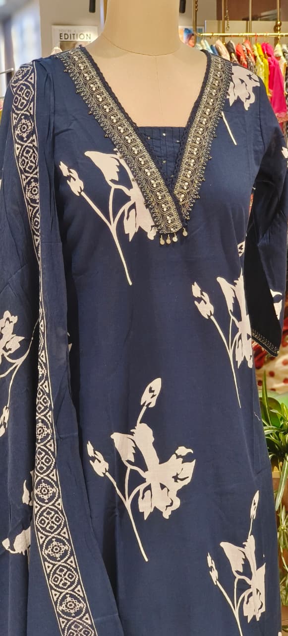 Trendy Botanical Print Three-Piece Suit Set with Elegant Neck Work & Matching Dupatta And Bottom