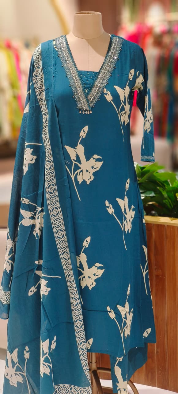 Trendy Botanical Print Three-Piece Suit Set with Elegant Neck Work & Matching Dupatta And Bottom