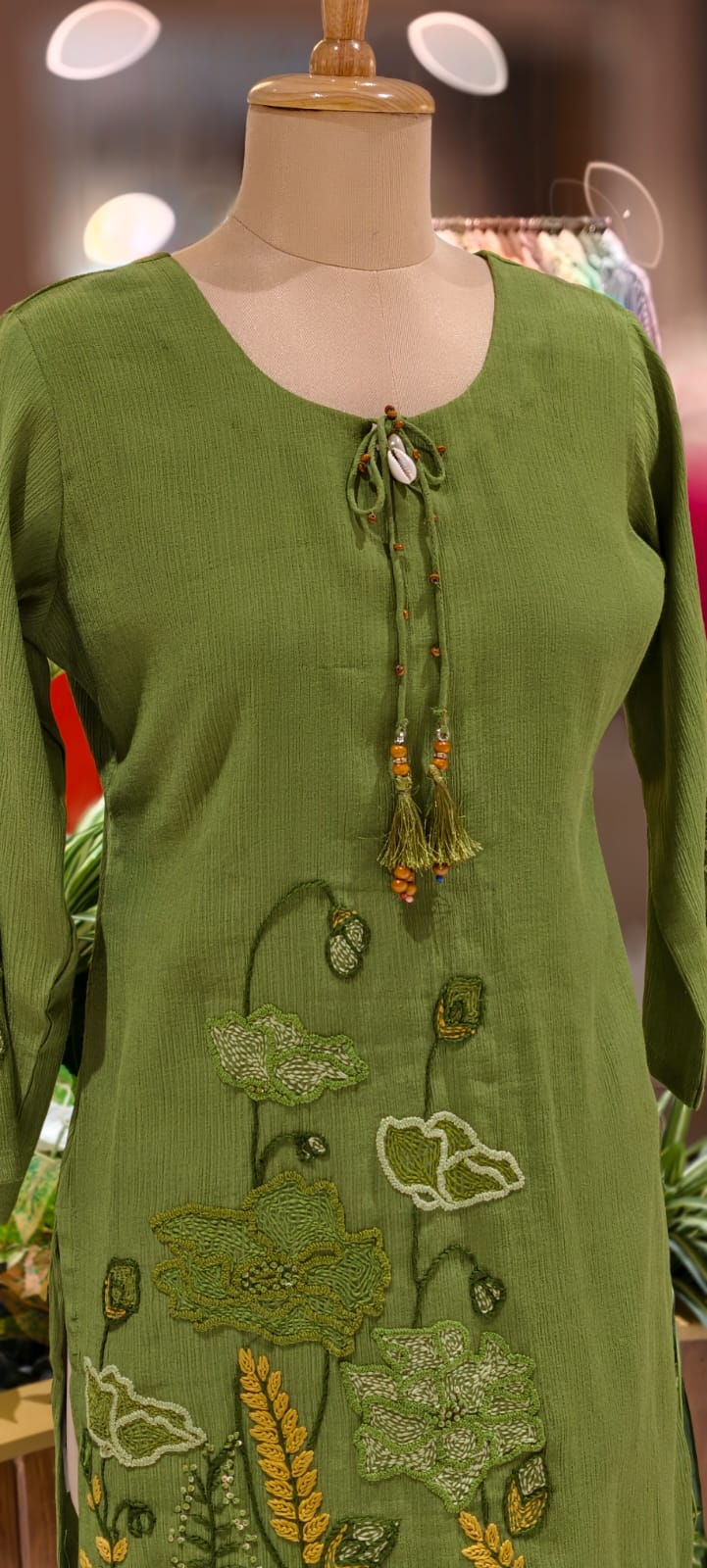 Katha Stitch Kind Embroidered Front Tassel Co-Ord Set In Crush Cotton Fabric- 13002