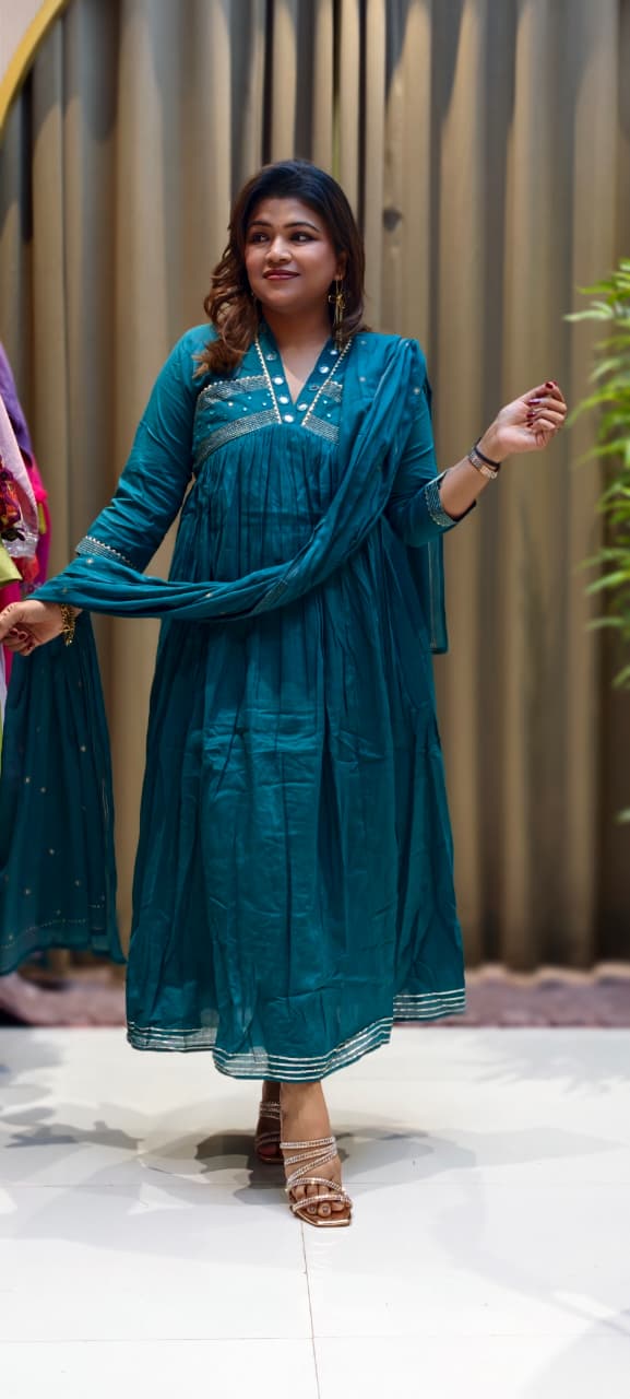 Golden Elegant Lace With Mirror Work Alia Cut A-Line Mul Cotton Full Suit Set With Dupatta-13043 (Maroon Colour Dispatching After 10 Days)