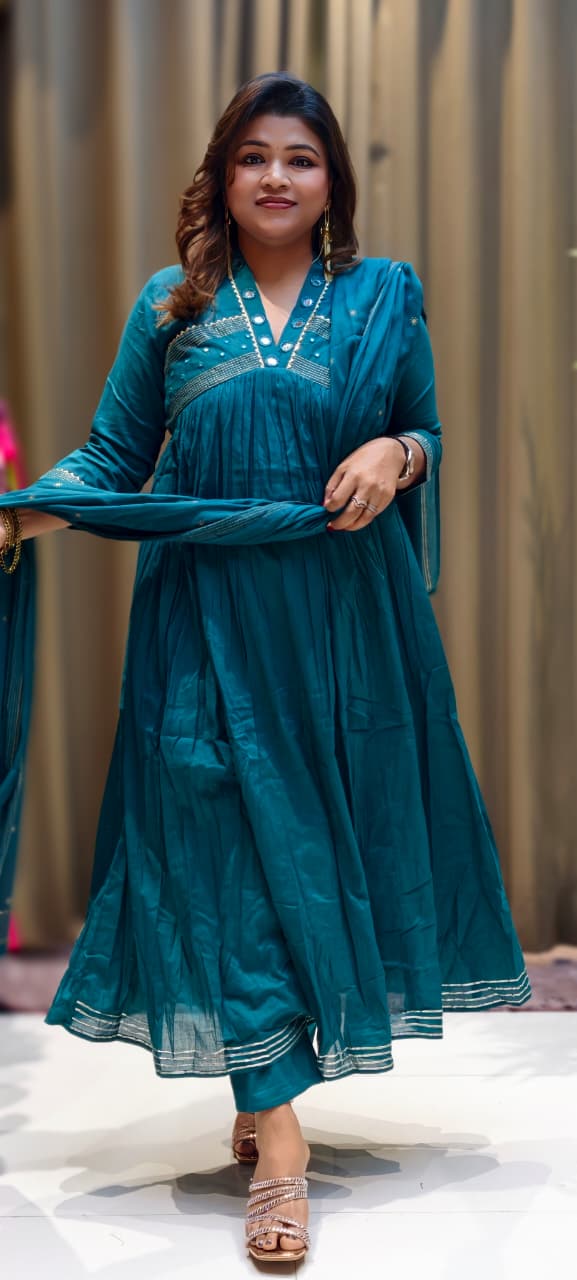 Golden Elegant Lace With Mirror Work Alia Cut A-Line Mul Cotton Full Suit Set With Dupatta-13043 (Maroon Colour Dispatching After 10 Days)