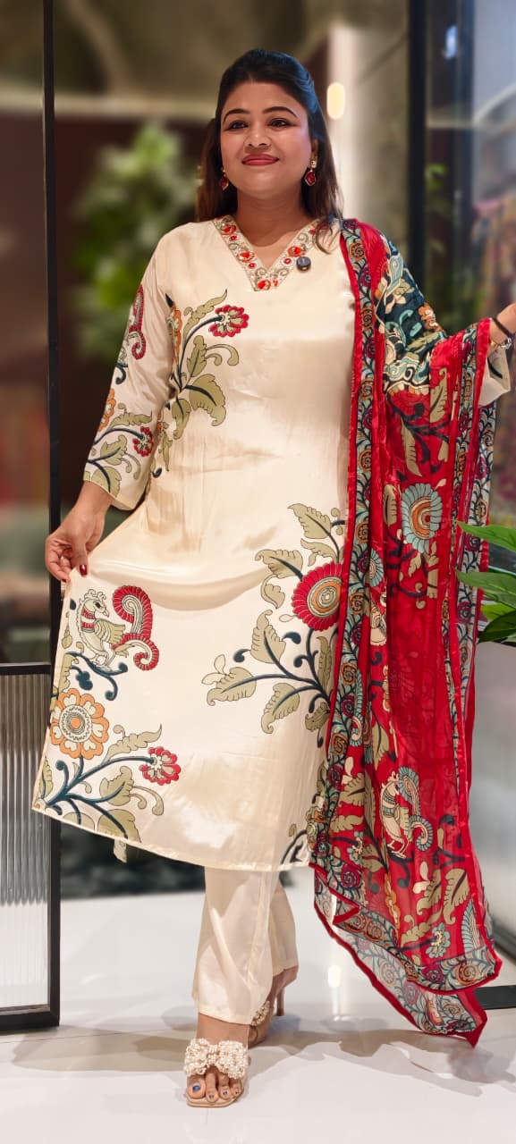 Very Uniquely Digital Printed V-Neck Line Suttle Full Suit Set With Dupatta In Crepe Fabric- 13076