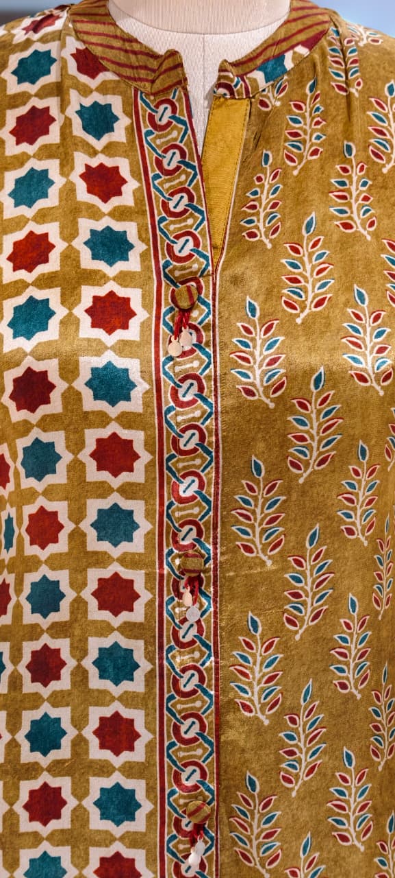 Multi Printed Mandarin Collar Long Straight Kurta With Matching Bottom In Crepe Fabric- 13124