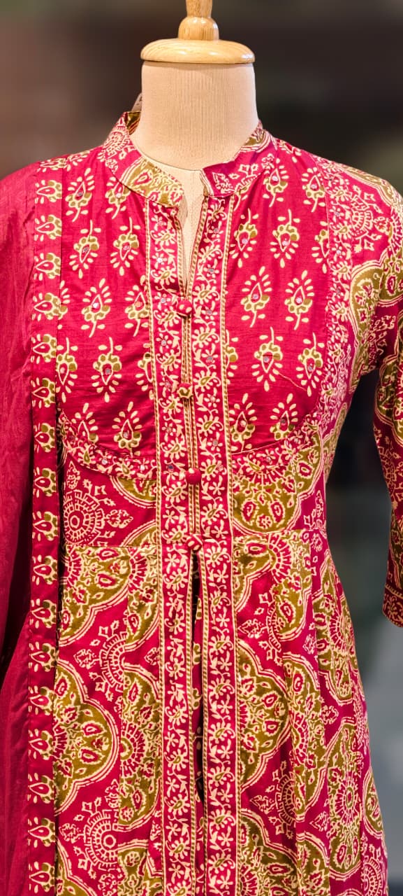 Traditional Printed Front Slitted Look Ethnic Anarkali Full Suit Set With Dupatta In Cotton Fabric-13315