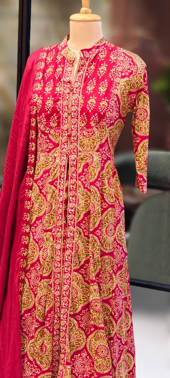 Traditional Printed Front Slitted Look Ethnic Anarkali Full Suit Set With Dupatta In Cotton Fabric-13315