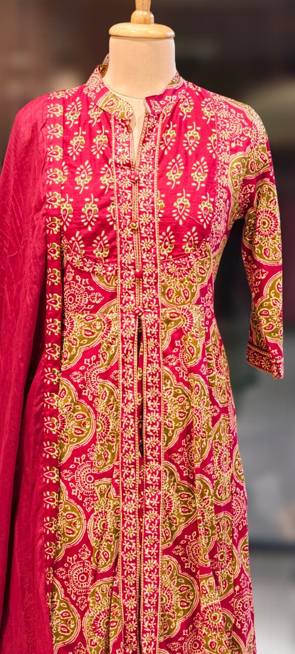 Traditional Printed Front Slitted Look Ethnic Anarkali Full Suit Set With Dupatta In Cotton Fabric-13315