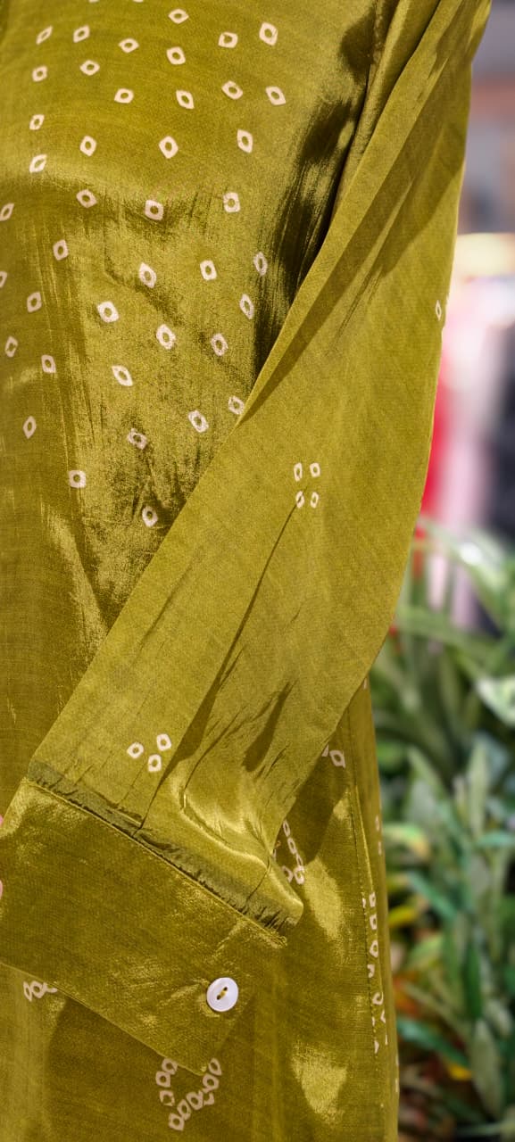 Scattered Bandhej Print Vibrant Crepe Collared Casual Shirt (Dispaching After 15 Days)