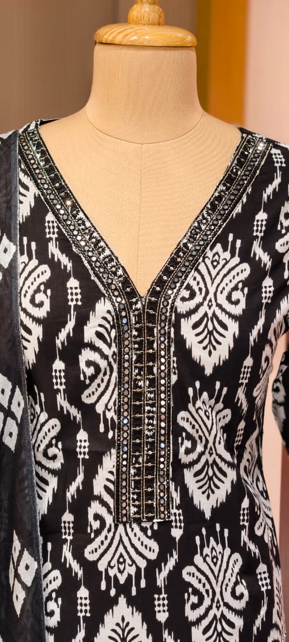 Linear Abstract Print Thread Embroidered Neck Line Cotton Full Suit Set With Dupatta