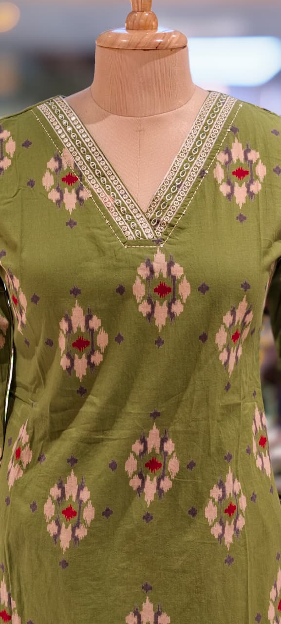 Abstract Print Minimal Thread Embroidered Neck Line Cotton Kurta Pant Set- 13527