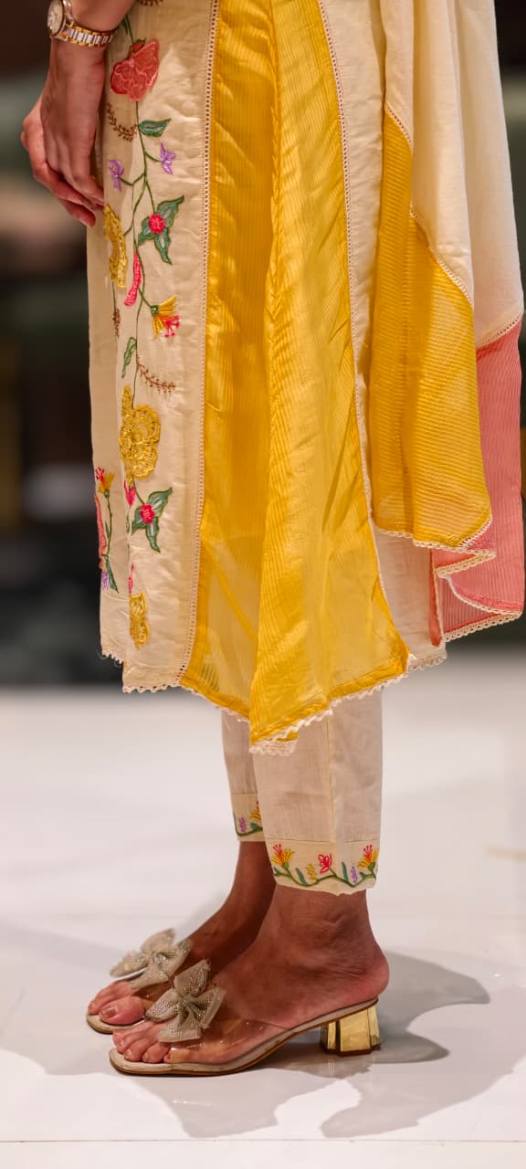 Floral Patch Look Embroidered Twin Color Slit Side A-Line Full Suit Set With Dupatta In Checks Cotton Fabric- 13575