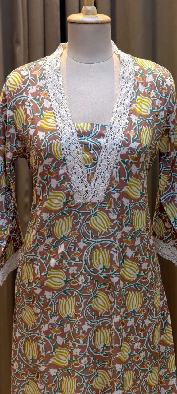 Tiny Lotus Elegance Crosia Laced Casual Wear Cotton Kurti Only-13683 (Dispatching After 1 Week)