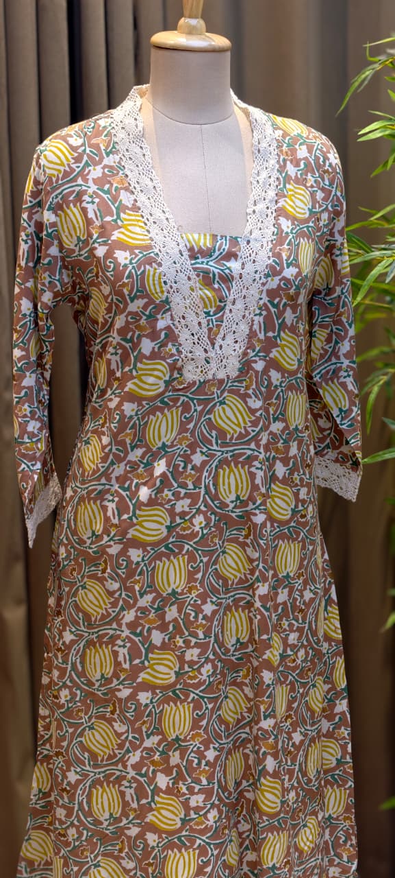 Tiny Lotus Elegance Crosia Laced Casual Wear Cotton Kurti Only-13683 (Dispatching After 1 Week)