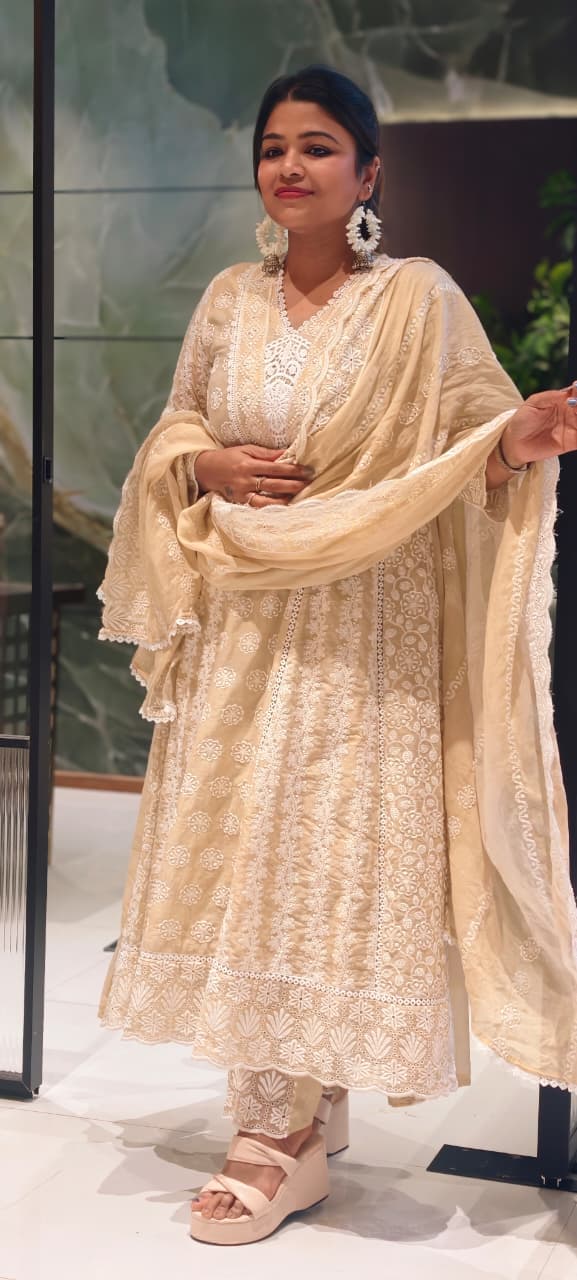 Elegant Mall Cotton Chikankari Kurta Set with Straight Pants & Embroidered Dupatta-13892 RB135