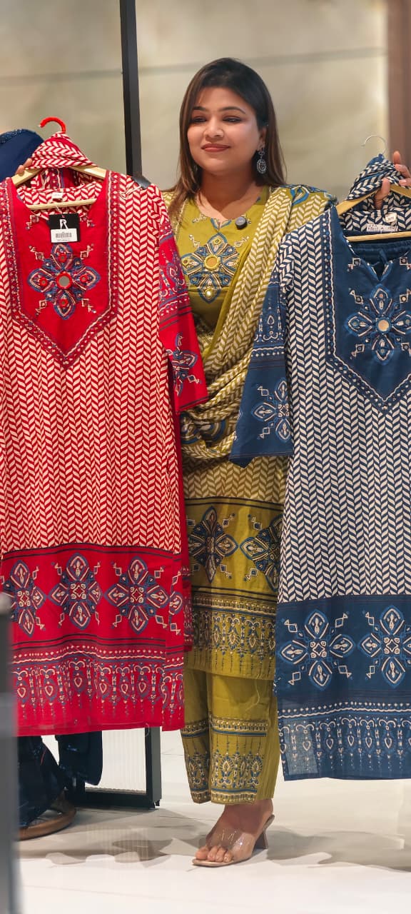 Geometric Chevron Print 3-Piece Cotton Full Suit Set with Mirror-Work Yoke- 14920