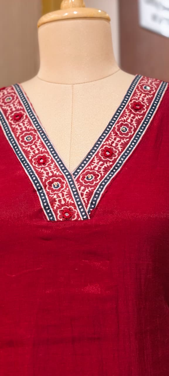 Elegant Midnight Bold V-Neck A-Line Surat Mul-Chanderi Full Suit Set with Statement Heritage Print Dupatta- 15163