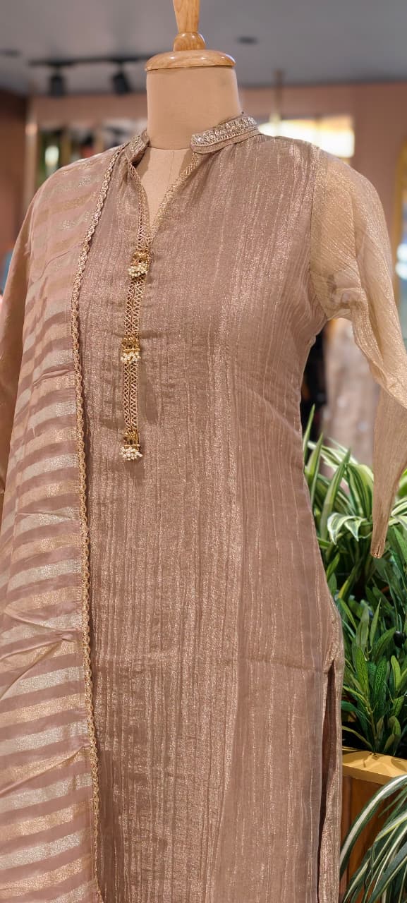 Minimal Elegant Golden Broach Accent Neckline Crush Tissue Full Suit Set With Dupatta- 15611