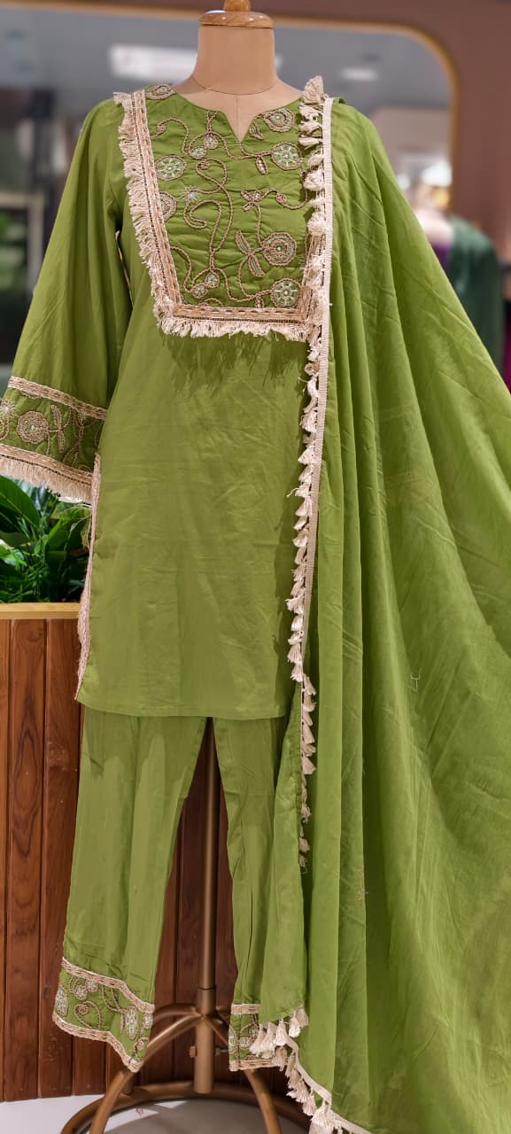 Boho Chic Thread Embroidered Yoke Tassel Accent Cotton Full Suit Set With Dupatta- 15496