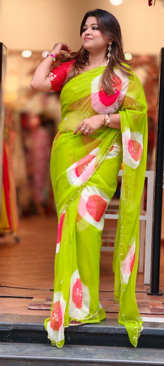 Rounded Print With Delicate Golden Outlines Semi Georgette Saree With Unstitched Blouse- 15657