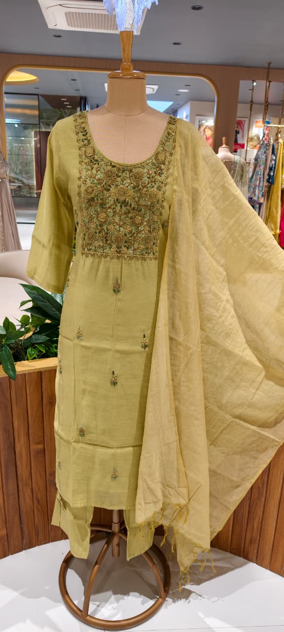 Surat Mulchanderi Rose Floral Crochet Embroidered Work Yoke Full Suit Set With Dupatta- 15745