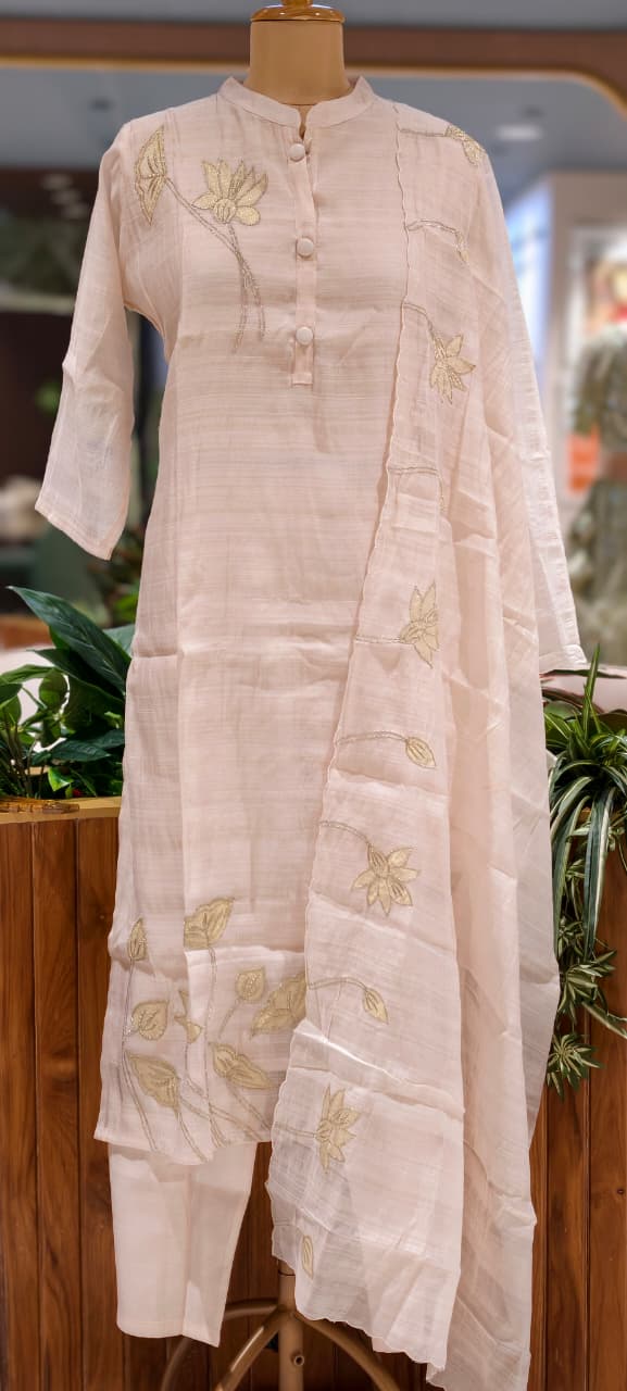 Elegant Floral Applique Smart Solid Surat Mul-Chanderi  Full Suit Set With Dupatta- 15737