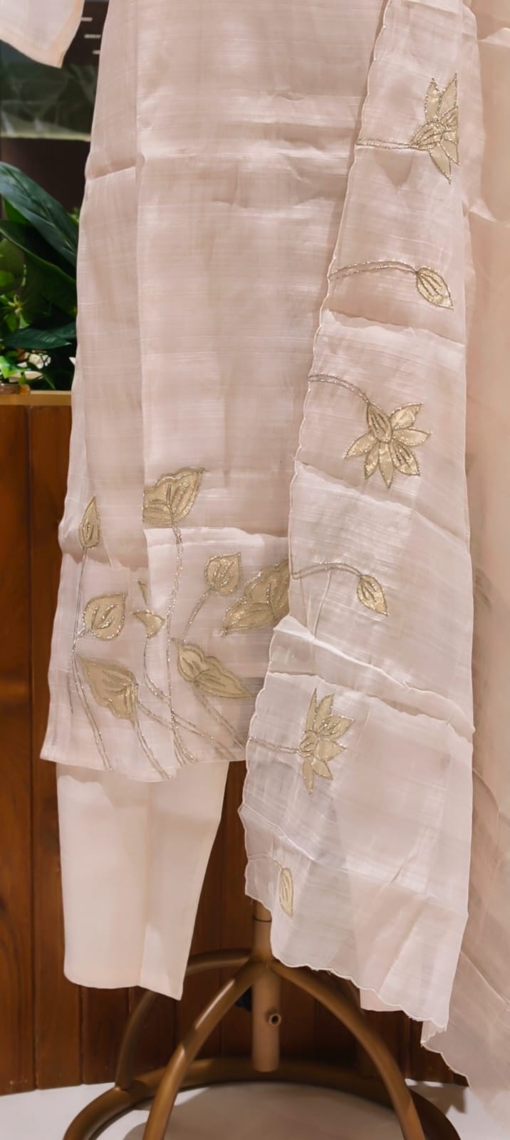 Elegant Floral Applique Smart Solid Surat Mul-Chanderi  Full Suit Set With Dupatta- 15737