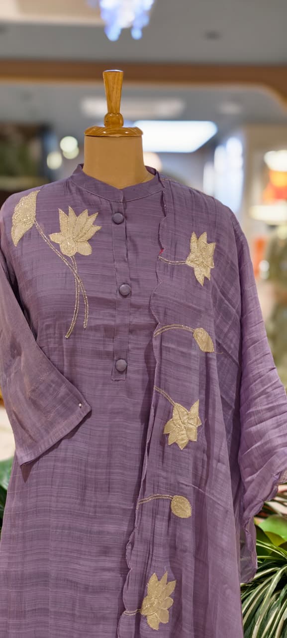 Elegant Floral Applique Smart Solid Surat Mul-Chanderi  Full Suit Set With Dupatta- 15737