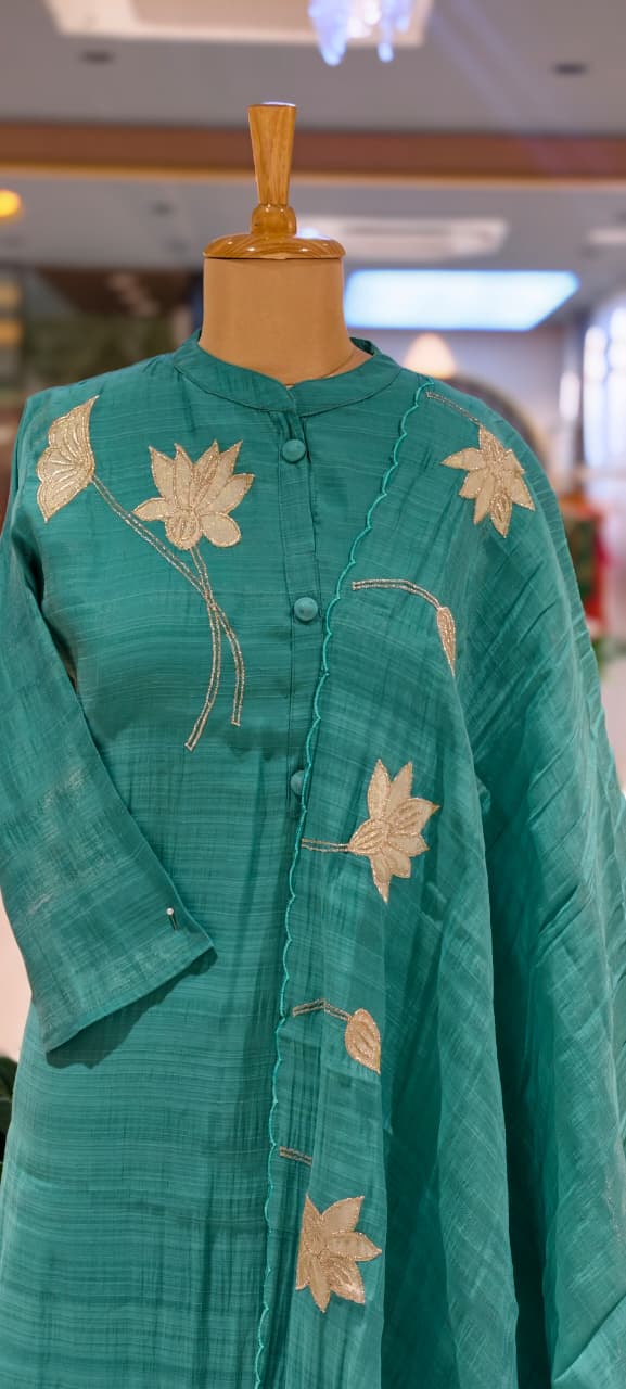 Elegant Floral Applique Smart Solid Surat Mul-Chanderi  Full Suit Set With Dupatta- 15737