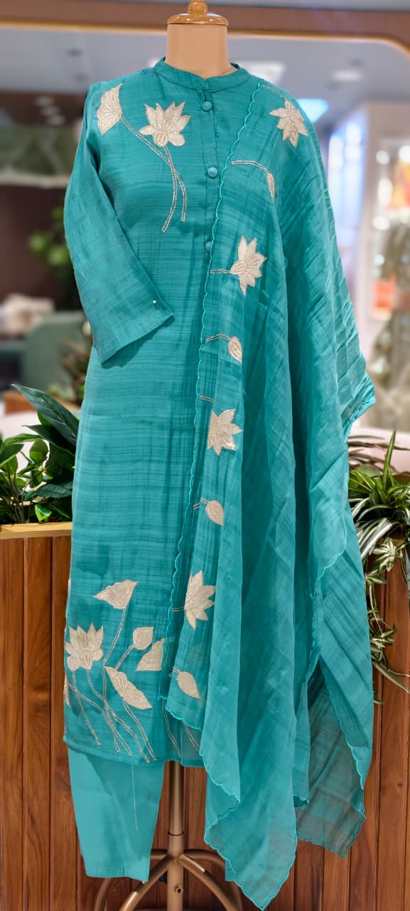 Elegant Floral Applique Smart Solid Surat Mul-Chanderi  Full Suit Set With Dupatta- 15737