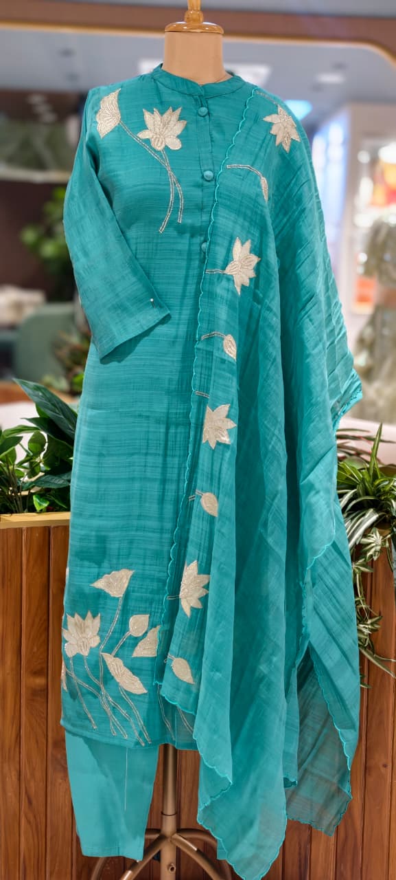 Elegant Floral Applique Smart Solid Surat Mul-Chanderi  Full Suit Set With Dupatta- 15737