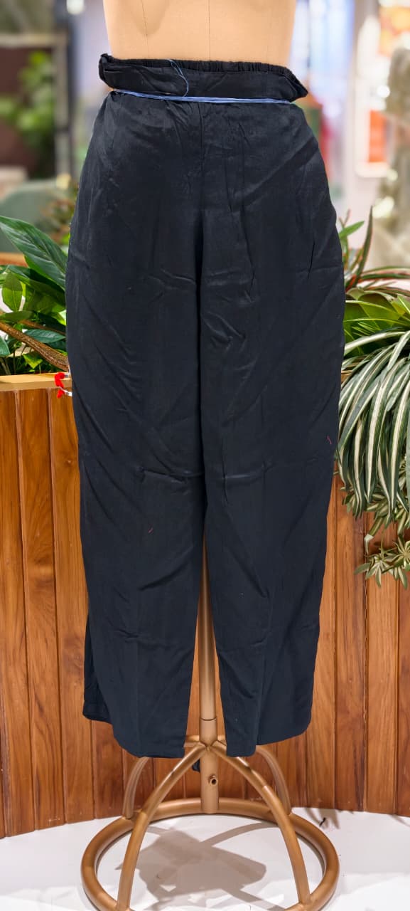 Gajji Silk Blend Dual-Tone Shibori Tie-Dye Kurta Pant Set with Intricate Neck Embroidery- 15738