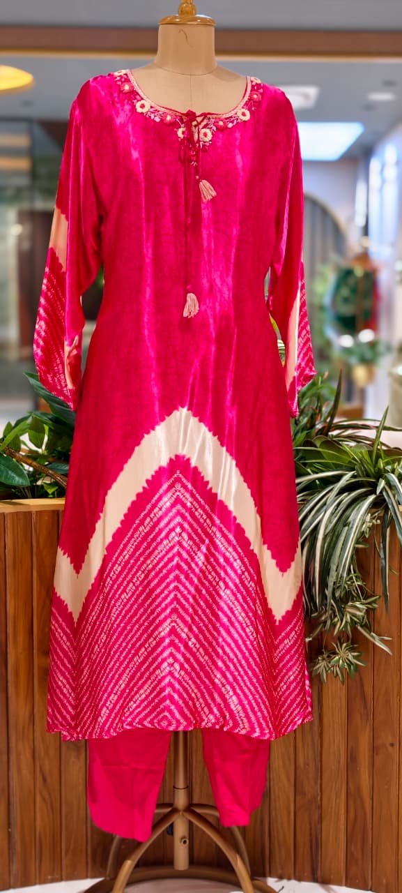 Gajji Silk Blend Dual-Tone Shibori Tie-Dye Kurta Pant Set with Intricate Neck Embroidery- 15738