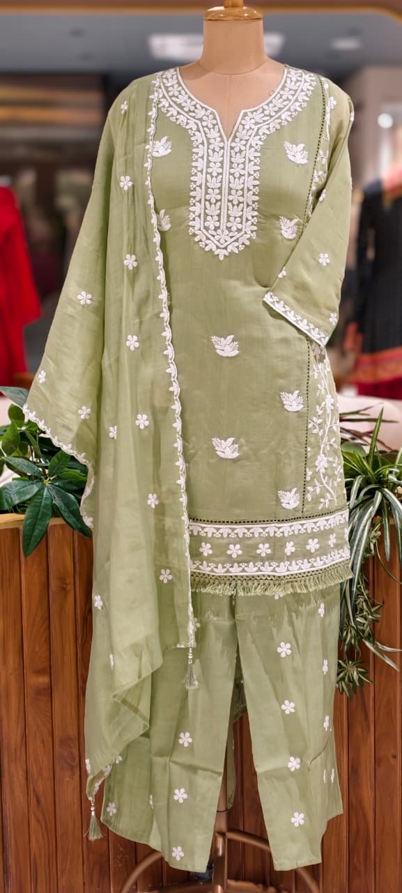 Floral Intricate Thread Embroidered Premium Surat Mul-Chanderi Straight Full Suit Set With Dupatta- 15893