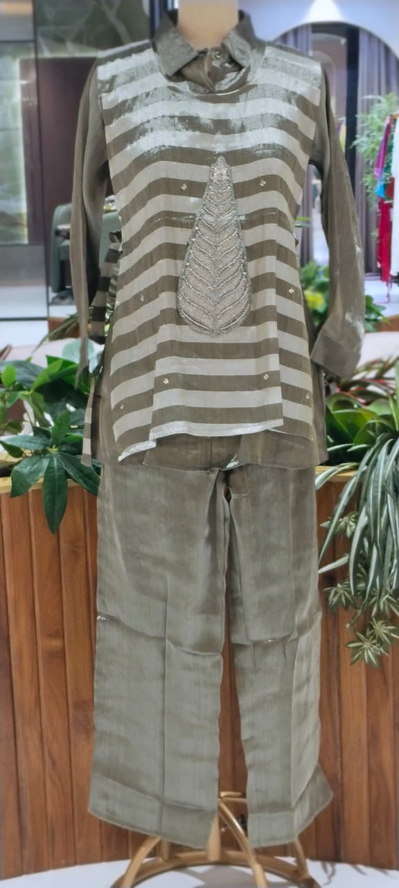 Metallic Leaf Embroidered Striped Pyramid Look Detechable Over Lay Side Knots Zebra Tissue Co-Ord Set- 15991