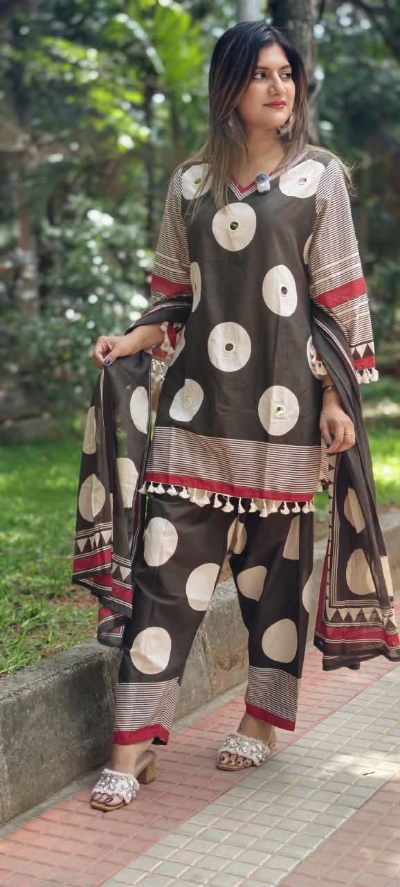 Giant Polka Geometric Prints Tassel Accent Foil Mirror Touch Boho Full Suit Set With Dupatta- 15681