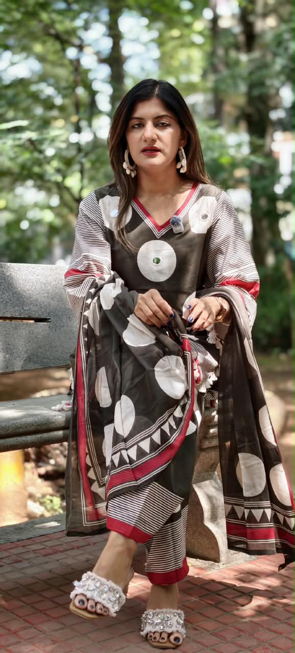 Giant Polka Geometric Prints Tassel Accent Foil Mirror Touch Boho Full Suit Set With Dupatta- 15681