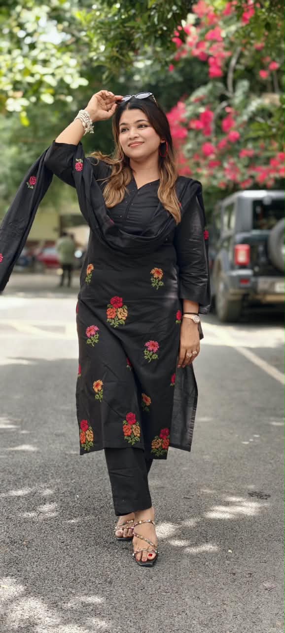 Cross-Stitch Abstract Floral Embroidery Straigth Cotton Full Suit Set With Dupatta- 16093